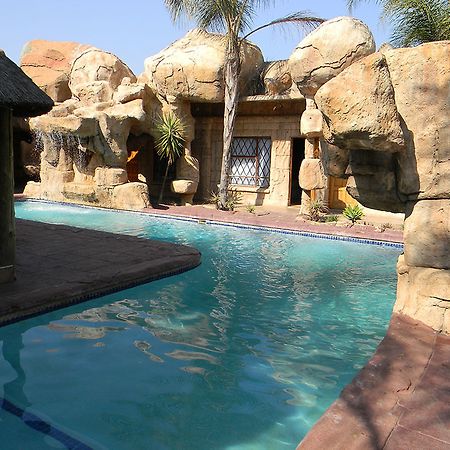 African Cave Lodge 哈曼斯克拉尔 外观 照片