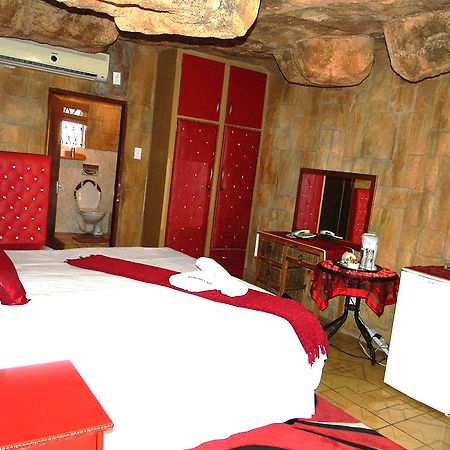 African Cave Lodge 哈曼斯克拉尔 外观 照片