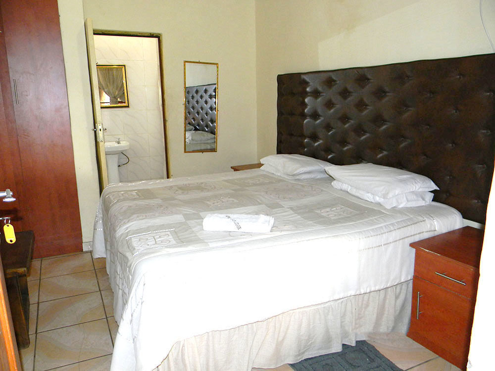 African Cave Lodge 哈曼斯克拉尔 外观 照片