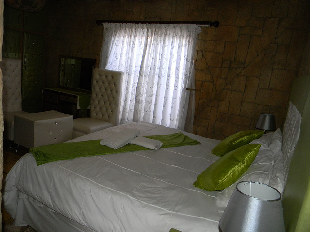 African Cave Lodge 哈曼斯克拉尔 外观 照片