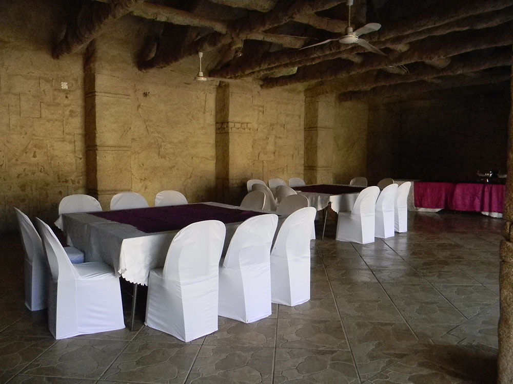 African Cave Lodge 哈曼斯克拉尔 外观 照片