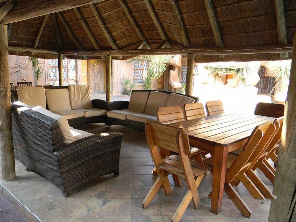 African Cave Lodge 哈曼斯克拉尔 外观 照片
