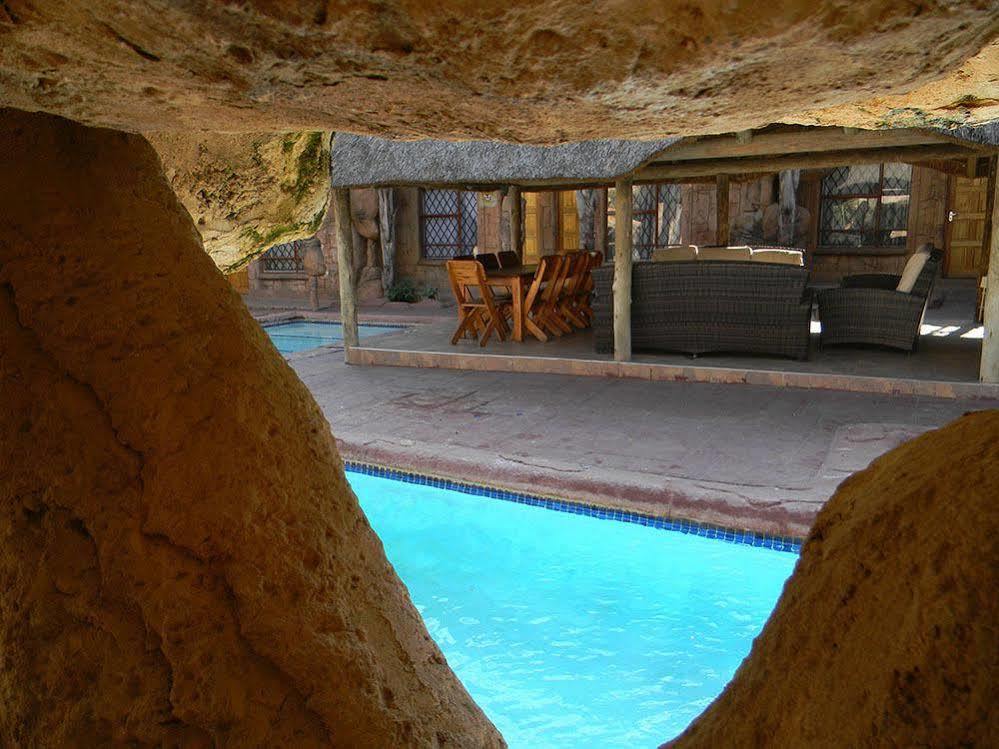 African Cave Lodge 哈曼斯克拉尔 外观 照片