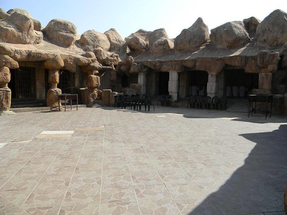 African Cave Lodge 哈曼斯克拉尔 外观 照片